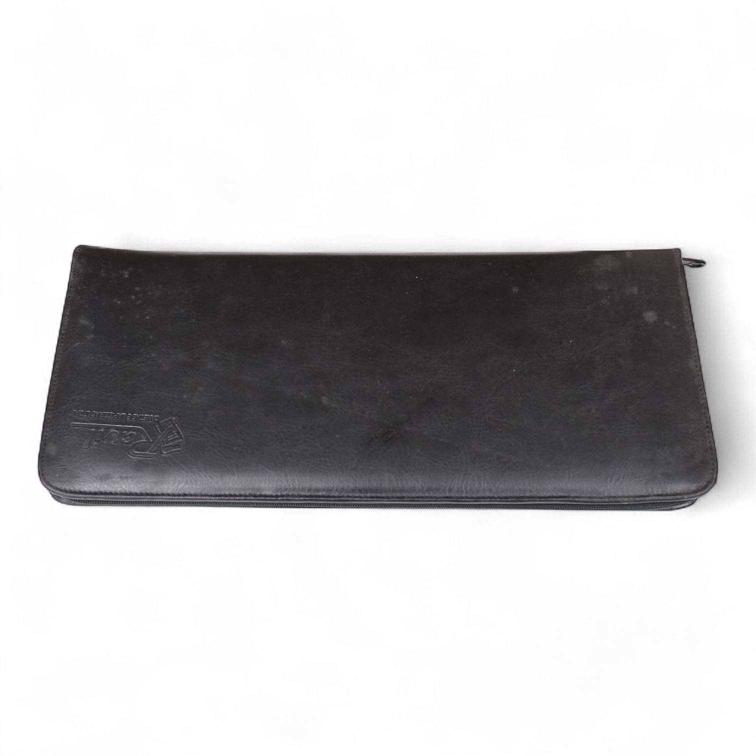 A Ravil fountain pen case for 30 pens